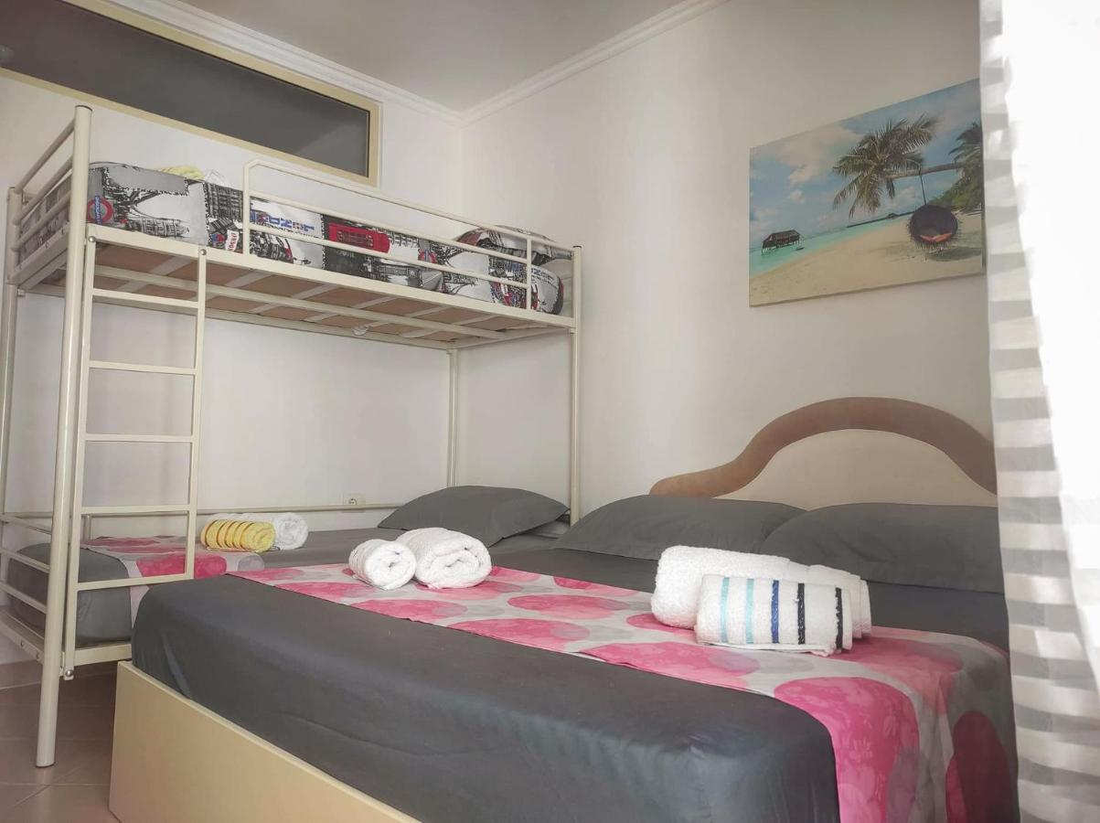 Coastal Retreat - Beach Apartment Vlora Kültér fotó